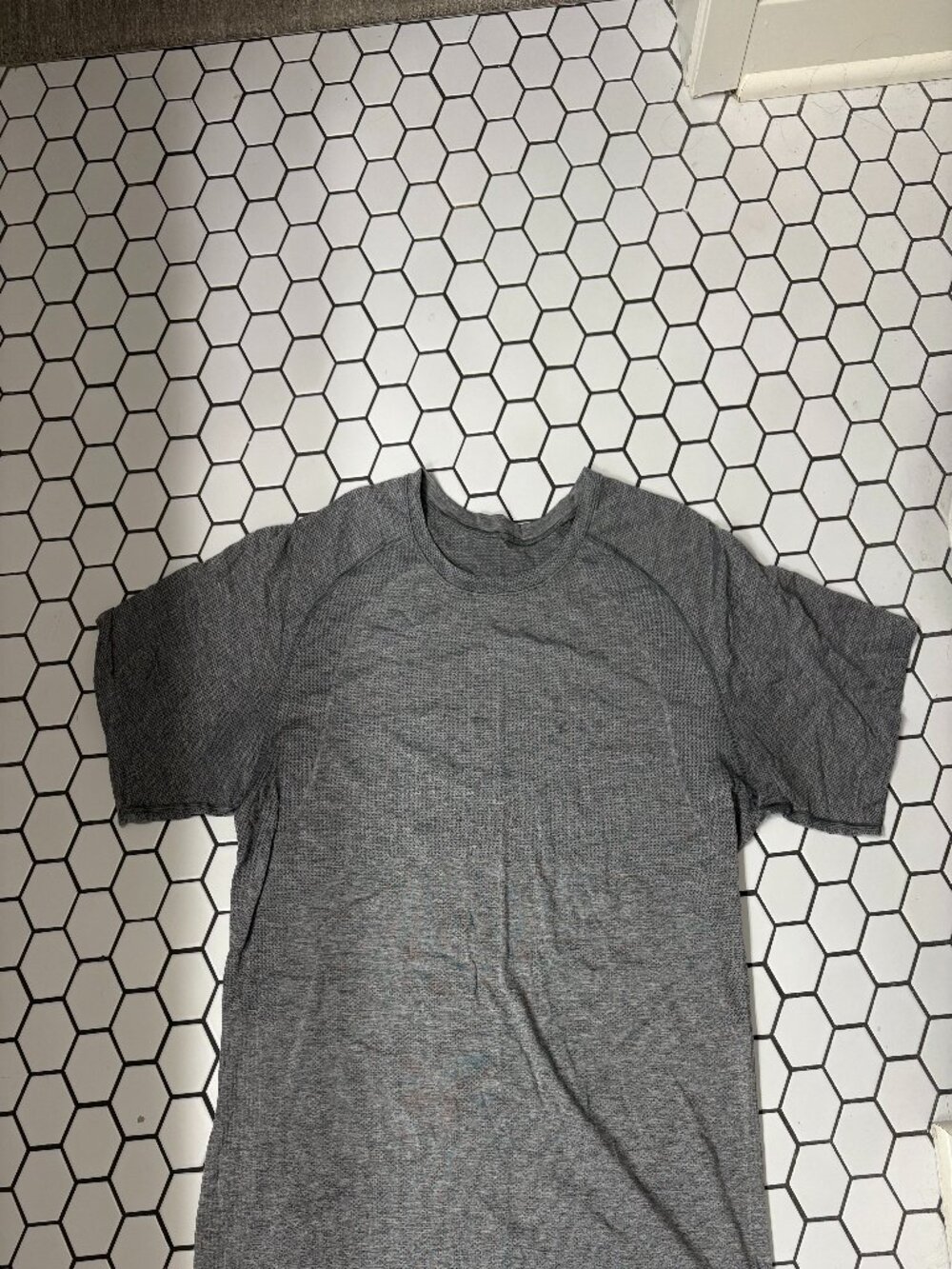 Lululemon Metal Vent Tech Shirt XXL Gray Men's Athletic Training Tee